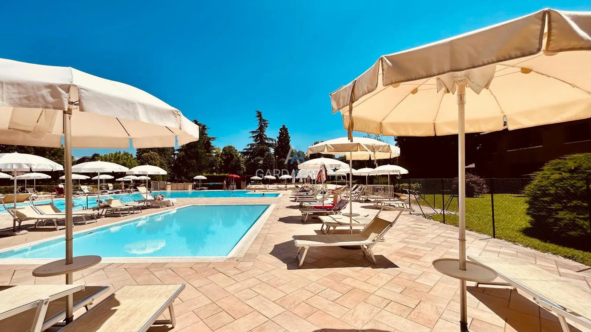 Flora Apt -100M Dal Lago Di Garda - Piscina Sirmione Apartment