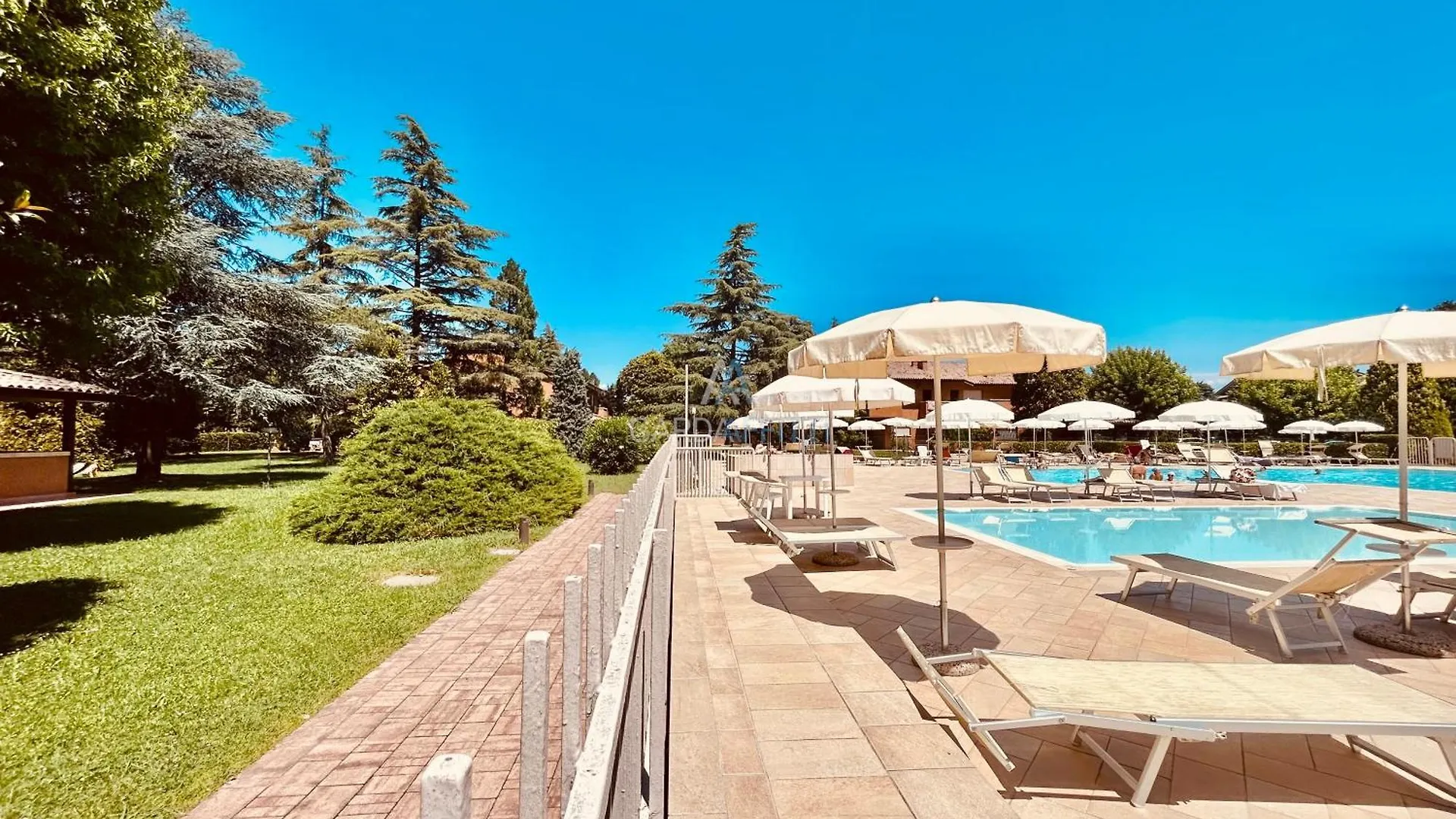 Flora Apt -100M Dal Lago Di Garda - Piscina Sirmione