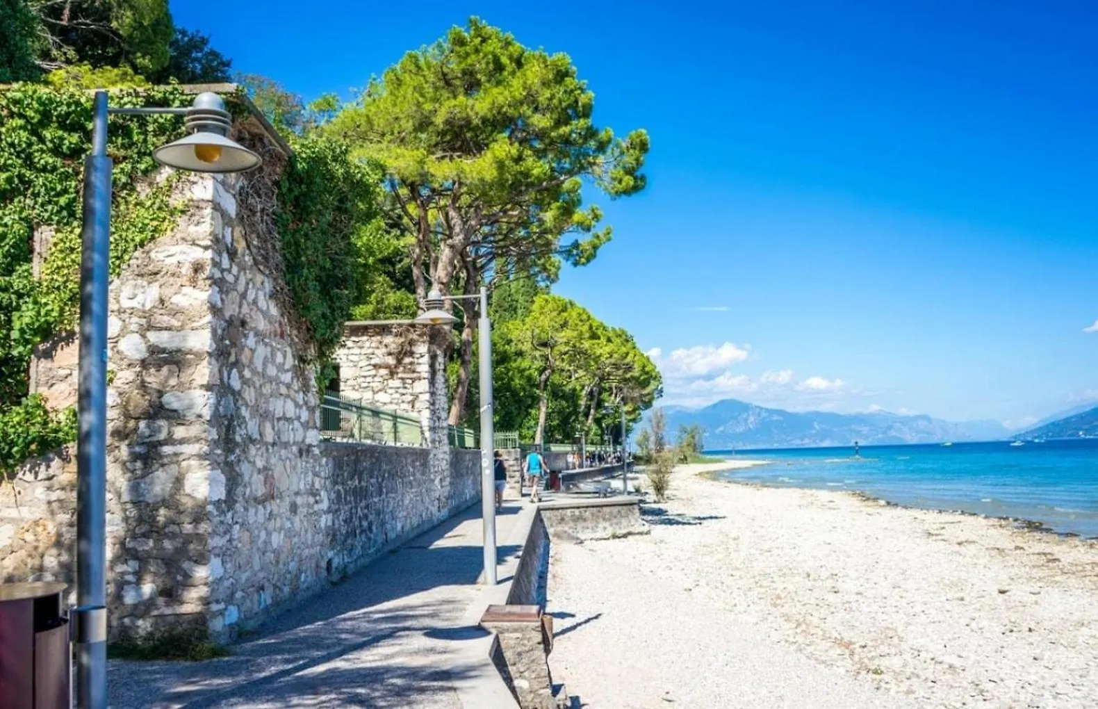 Flora Apt -100M Dal Lago Di Garda - Piscina Sirmione Apartment